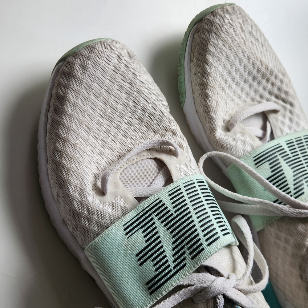 Nike White and Light Green Sneakers - Picture 3 of 8